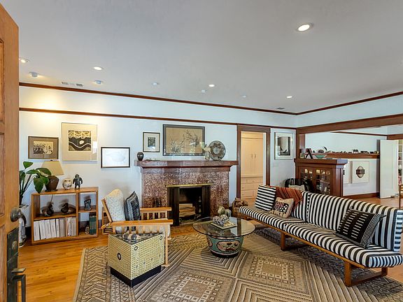 3rd image of 2050 Delrosa Dr