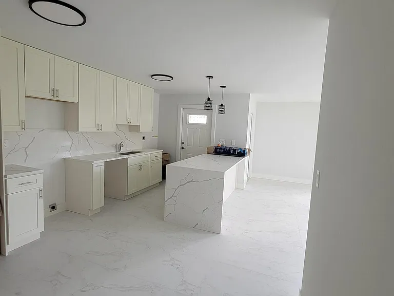 240 SW 7th St #9 — Photo 21