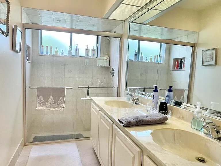 5662 Ainsley Ct — Photo 13