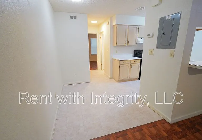 2335 Parrot Ln — Photo 4