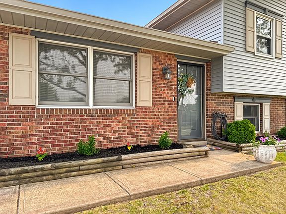 3rd image of 2821 E Turtle Creek Dr