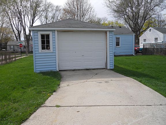 2nd image of 1506 N Custer Ave