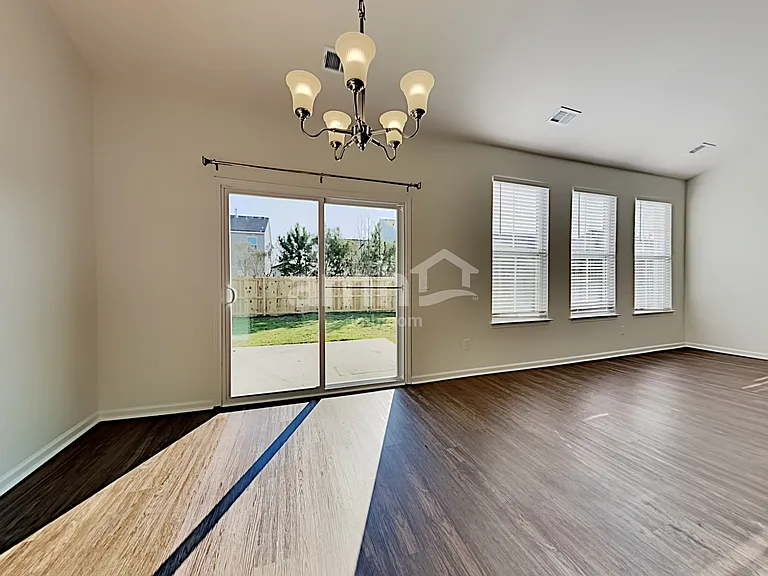 128 Satur Dr — Photo 5