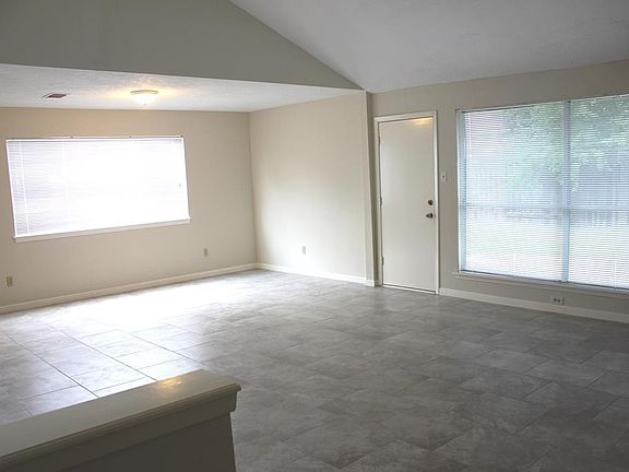 4th image of 20014 Bridgedale Ln
