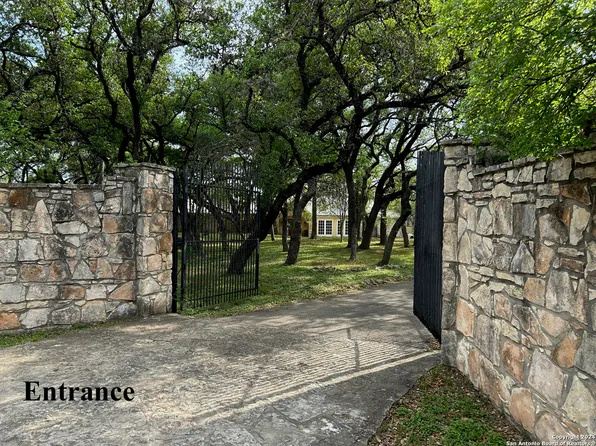 106 WINDING WAY, San Antonio, TX 78232