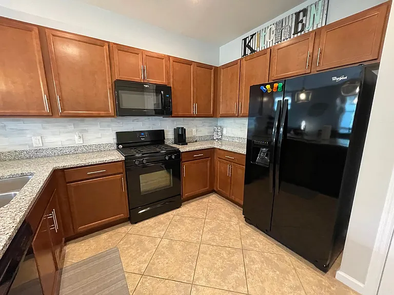 7631 Jacaranda Ln — Photo 15