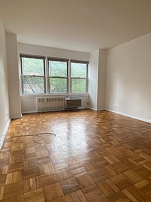 5th image of 155 E 38th St APT 4J