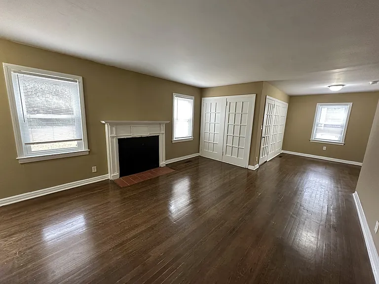 940 Meadowbrook Dr — Photo 4
