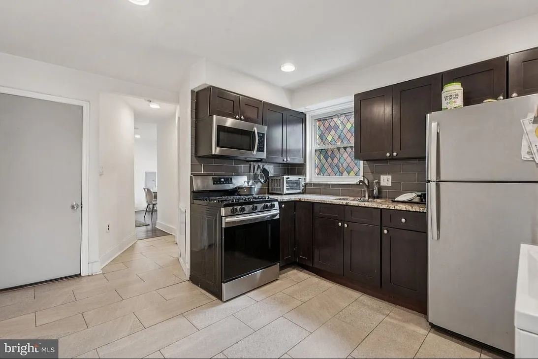 2 bed, 835 sqft, $1,675 — Photo 1