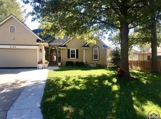 3136 SW Gisbourne Ln, Topeka, KS 66614