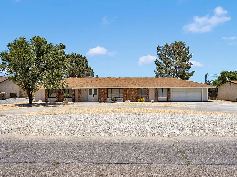 15262 El Centro Rd — Photo 3