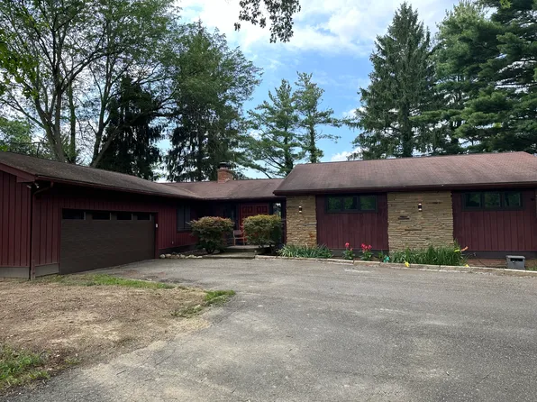1280 Sand Run Rd, Akron, OH 44313