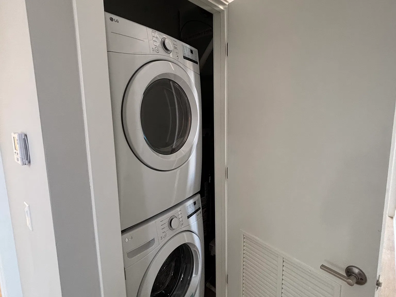 2 bed, 1200 sqft, $3,100 — Photo 2