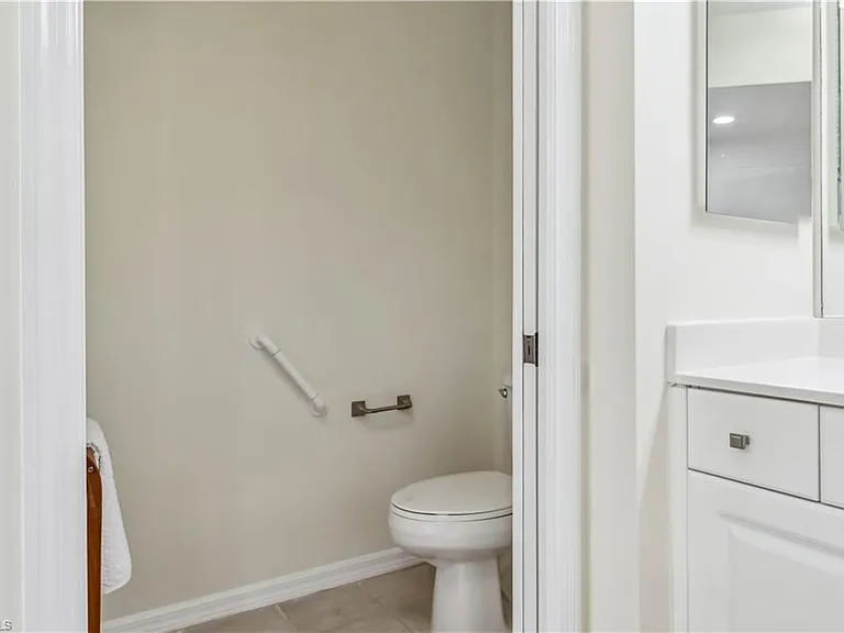 1001 Arbor Lake Dr #101 — Photo 30