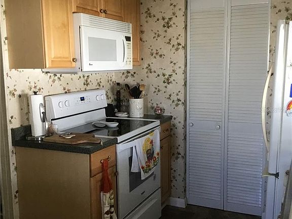 4th image of 538 Parkwood Ave