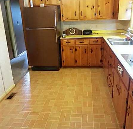 3rd image of 429 Eastwood Dr