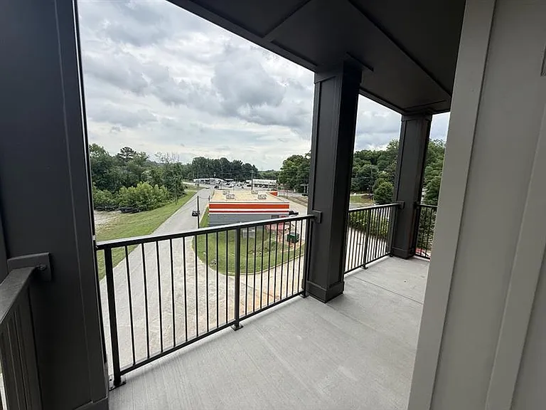 District on the Etowah Apartments — Photo 620
