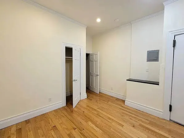 226 East 26th Street image 4 of 7