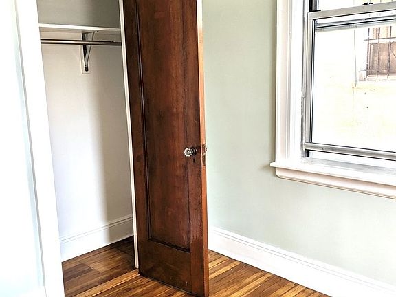 4th image of 4212 21st Ave #1