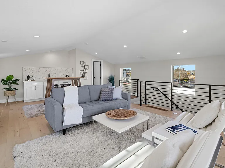 1476 Newton St — Photo 14