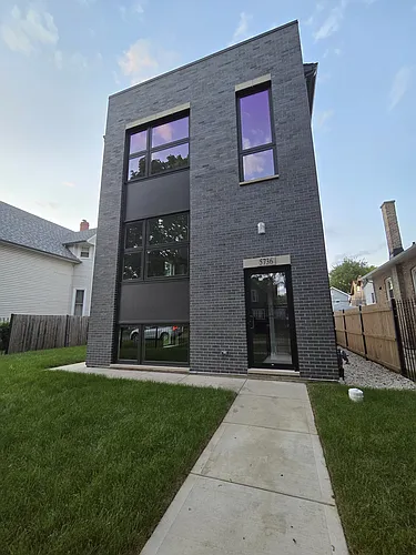 5736 W Huron St #3 Photo 1