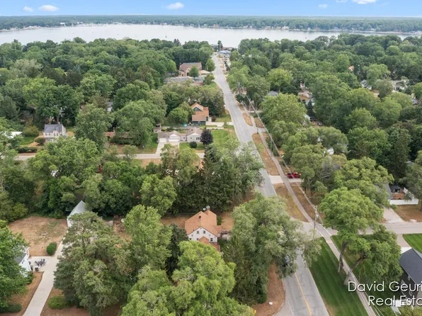 730 S 160th Ave, Holland, MI 49423