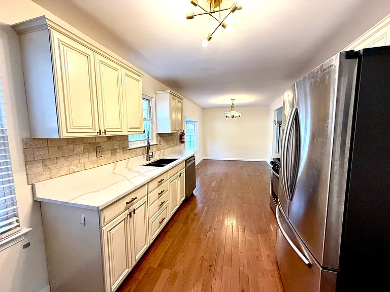315 Ashford Rd — Photo 6