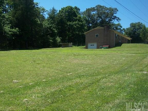2nd image of 910 Blue Sky Ln