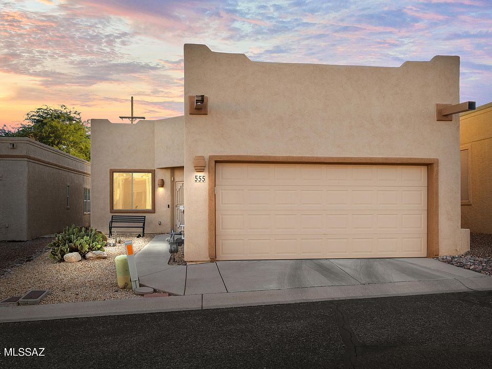 1st image of 555 W Parkwood Ct