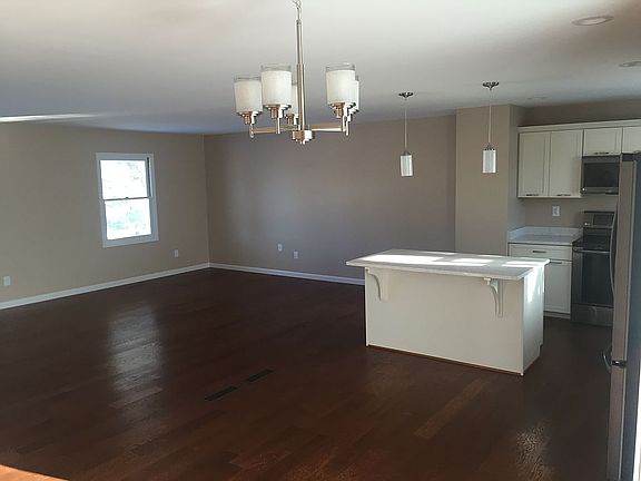 Open living room/kitchen 