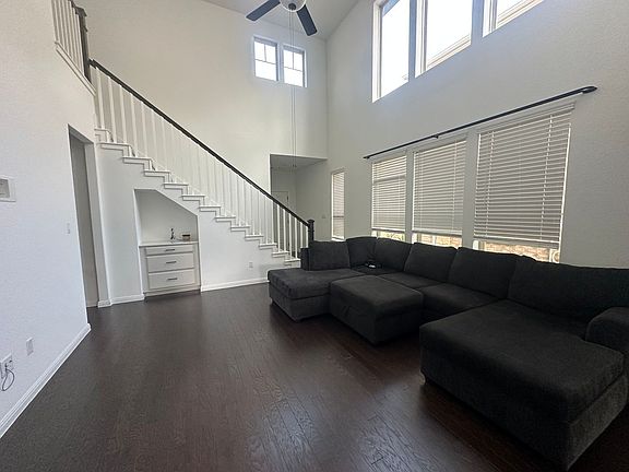 4th image of 765 Olinda Way