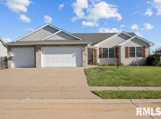 356 Lynnea Dr, Eldridge, IA 52748
