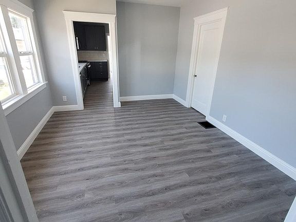 5th image of 205 N Claremont St #205