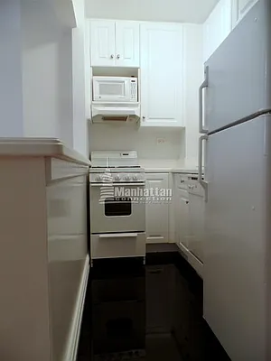 Rented by Manhattan Connection | media 33