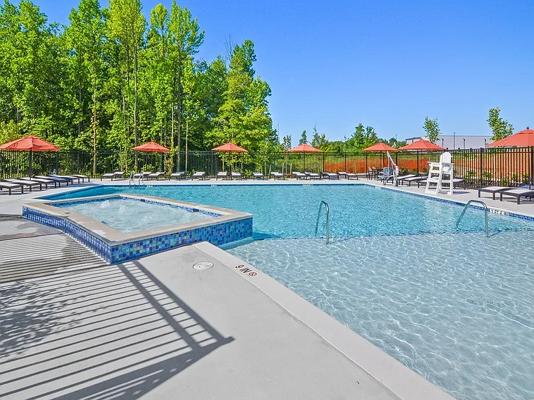 Fieldside Grande Apartments & Townhomes — Photo 38