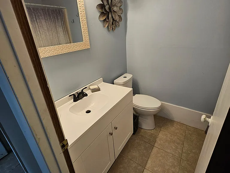 205 Edgewood St — Photo 20