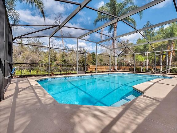 5th image of 670 Killian Cir