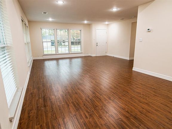 4th image of 406 Nottingham Dr