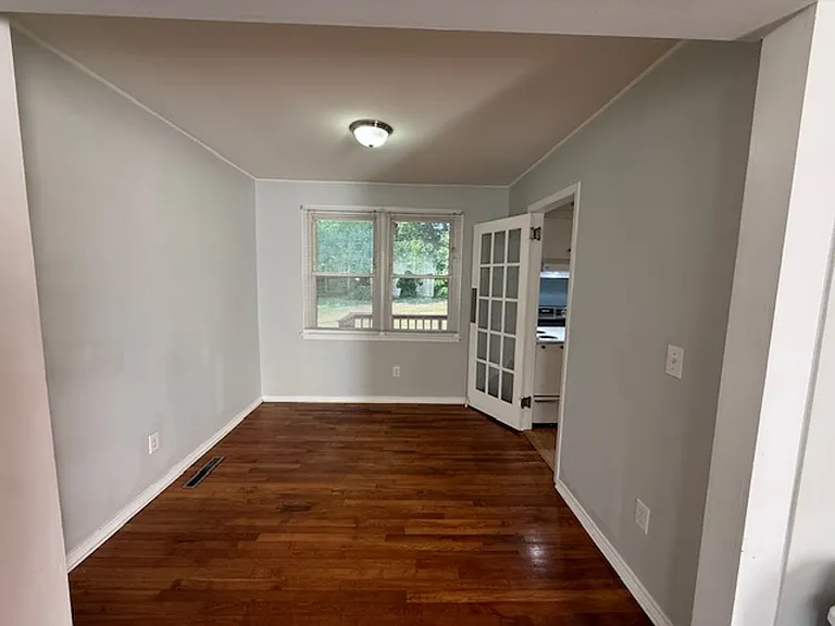 508 Henderson Dr — Photo 8