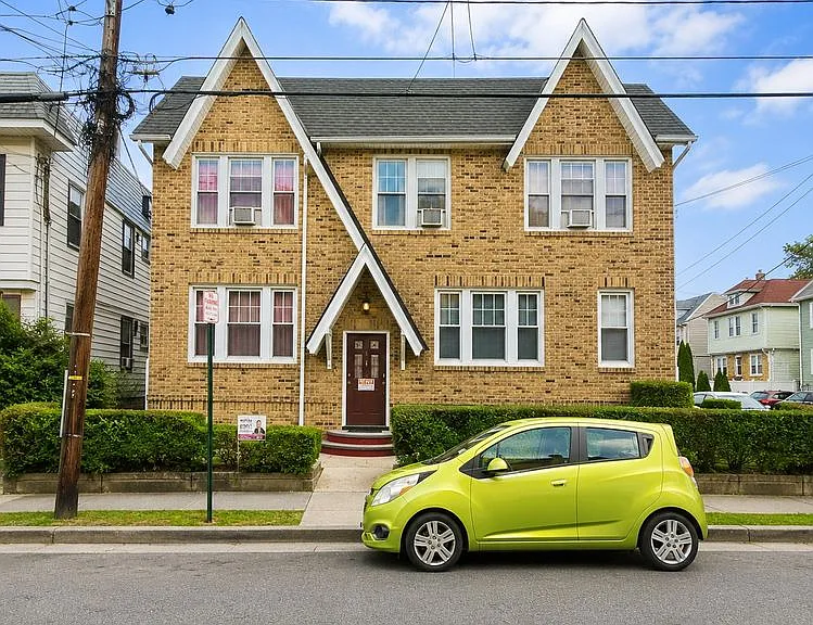 156 Carolina Ave #1R — Photo 1