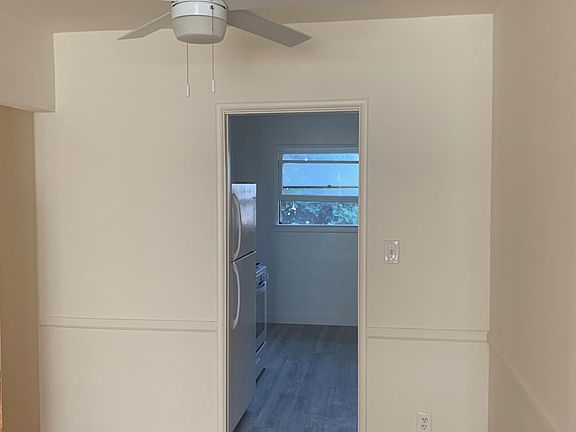 4th image of 12110 Hoffman St #3