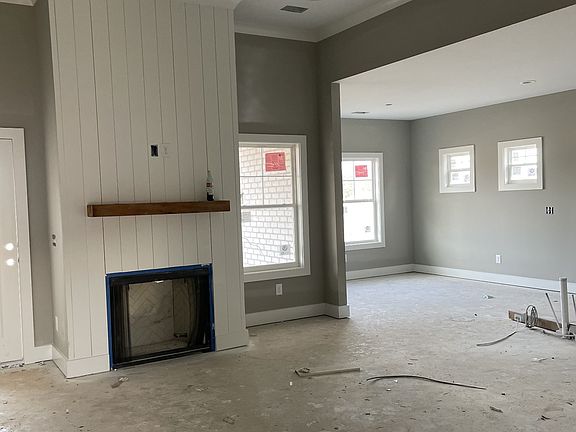 3rd image of 736 Jersey Dr