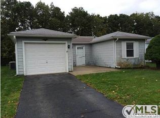 11 Courtshire Dr, Brick, NJ 08723