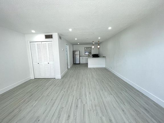 5th image of 2418 Polk St #37