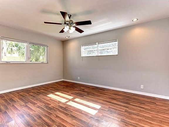 5th image of 2325 Florinda St