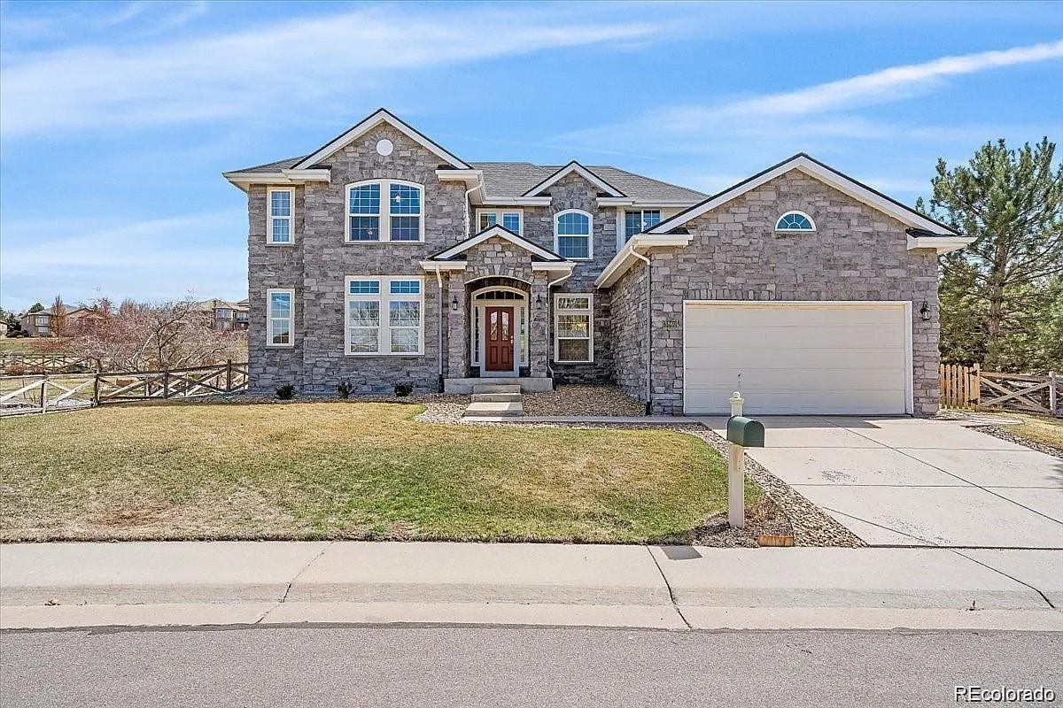 4 bed, 2.5 bath, 2868 sqft, $4,250 — Photo 1