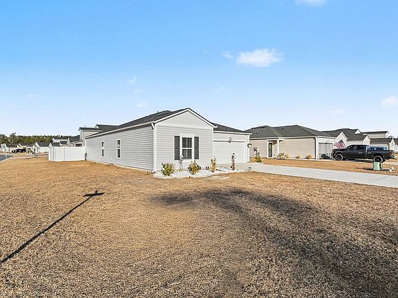 2nd image of 186 Saddle St