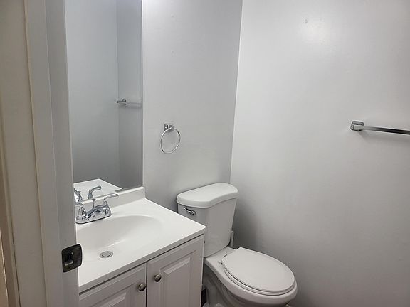 3rd image of 818 141st Pl SE