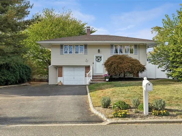 19 Partridge Lane, East Setauket, NY 11733