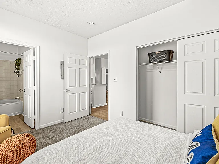 Buffalo Creek Apartments — Photo 16